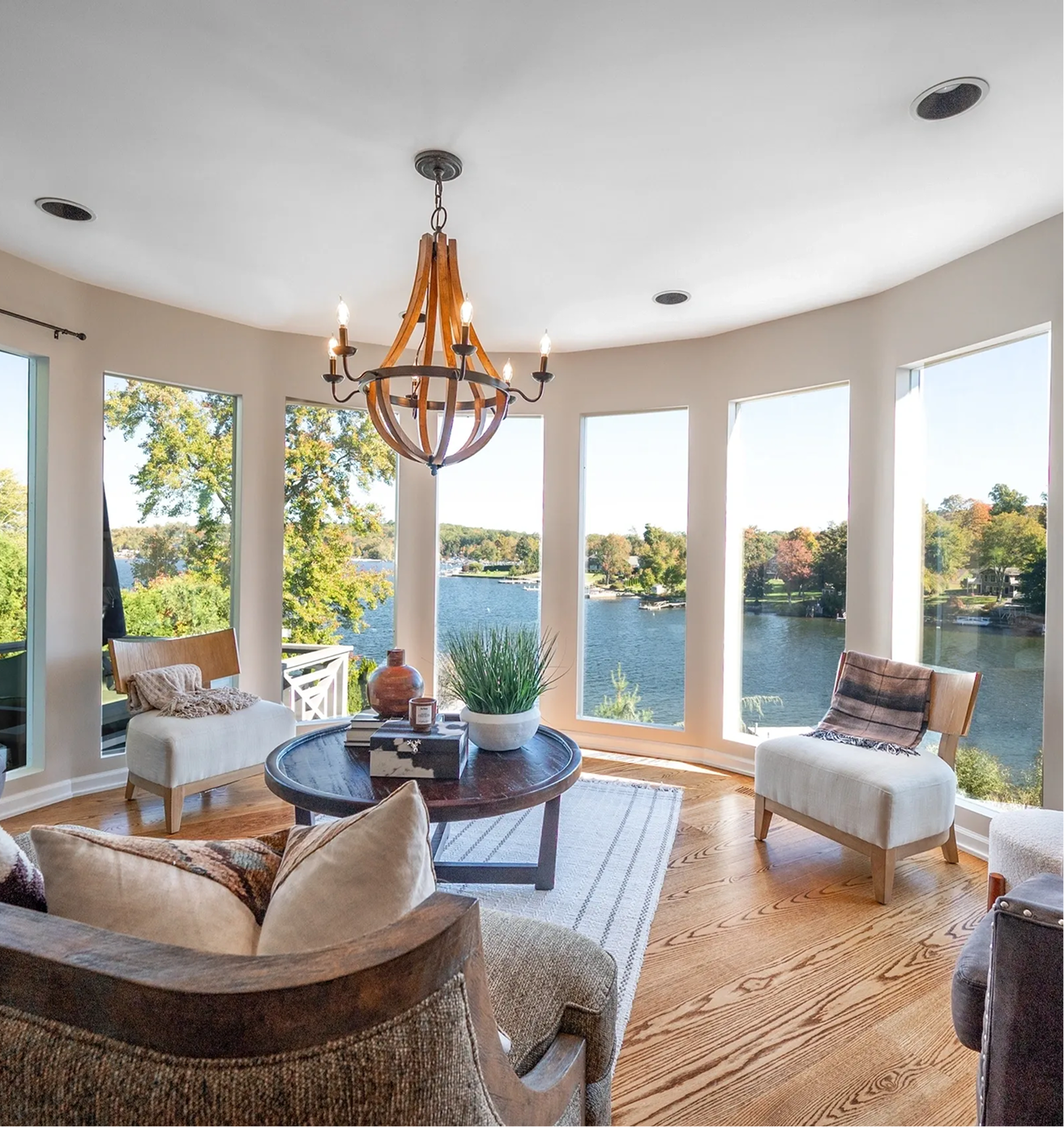 Cozy sunroom with lake view