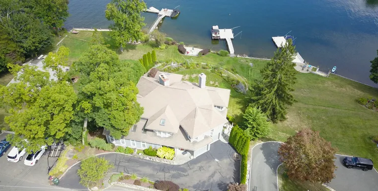 Beautiful Candlewood Lake Home 1