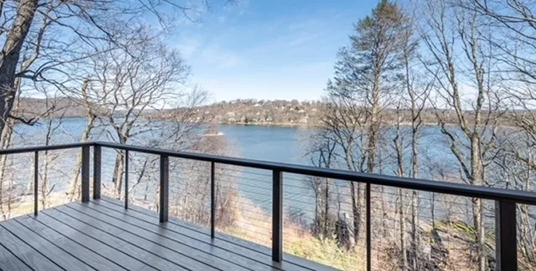 Blue Skies Cottage & Dock on Candlewood Lake 1